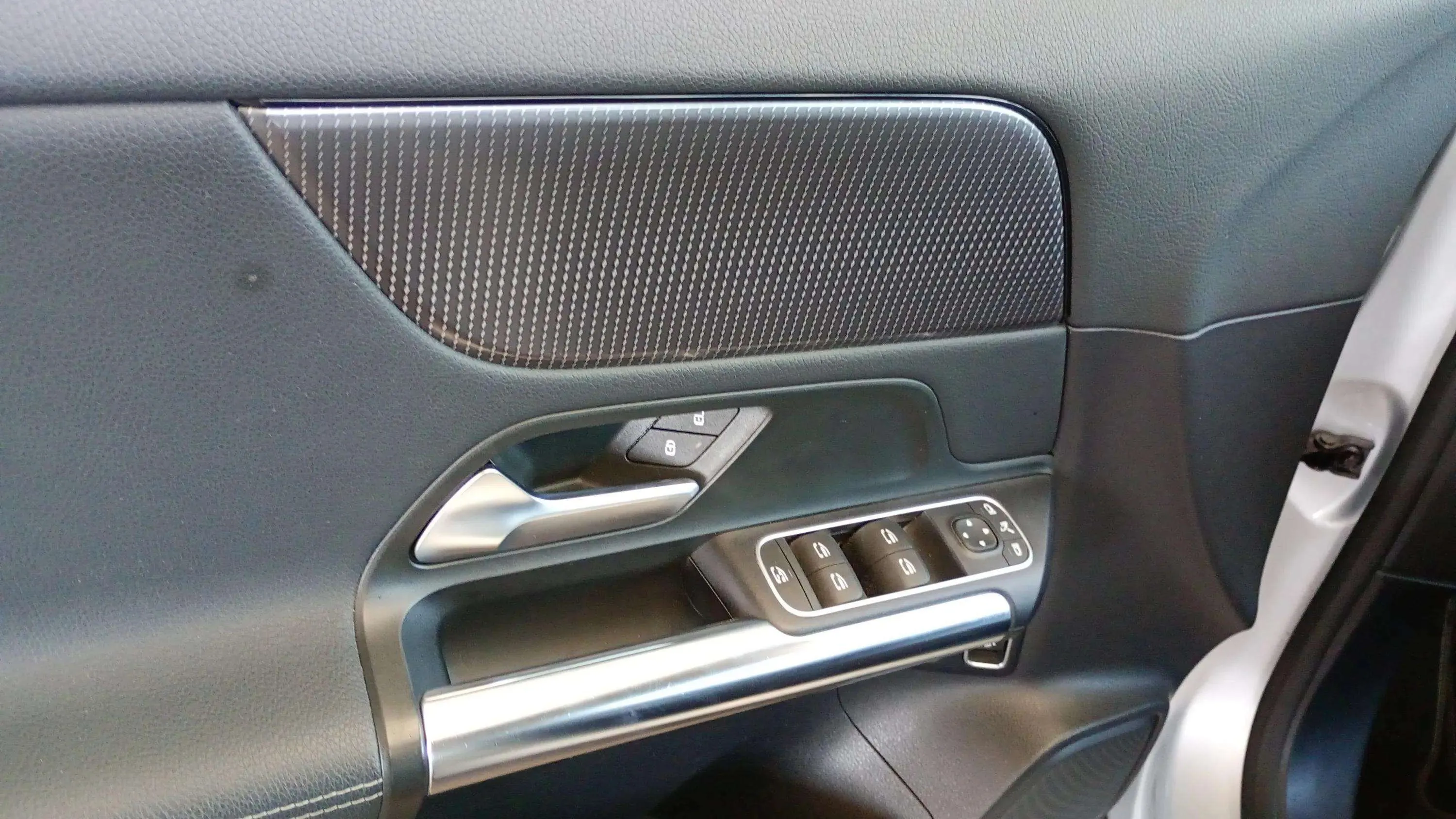Mercedes-Benz GLA 250 e - foto 15