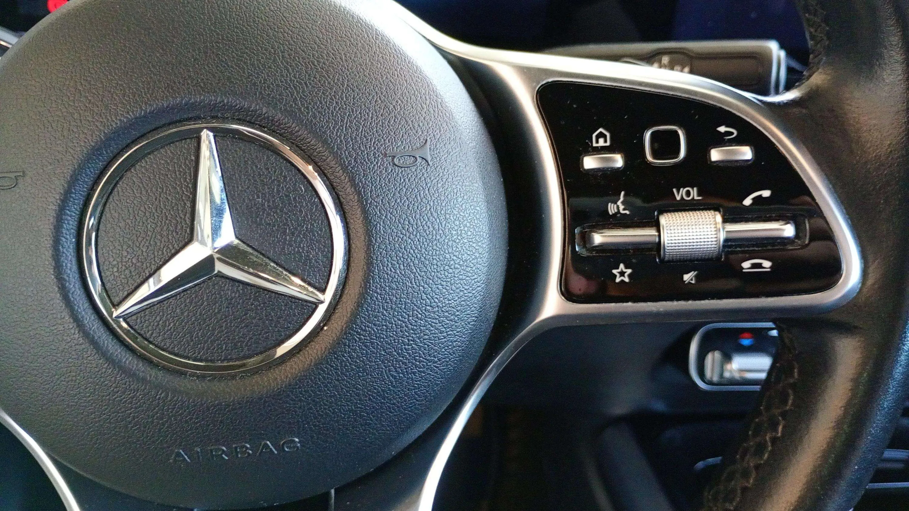 Mercedes-Benz GLA 250 e - foto 14