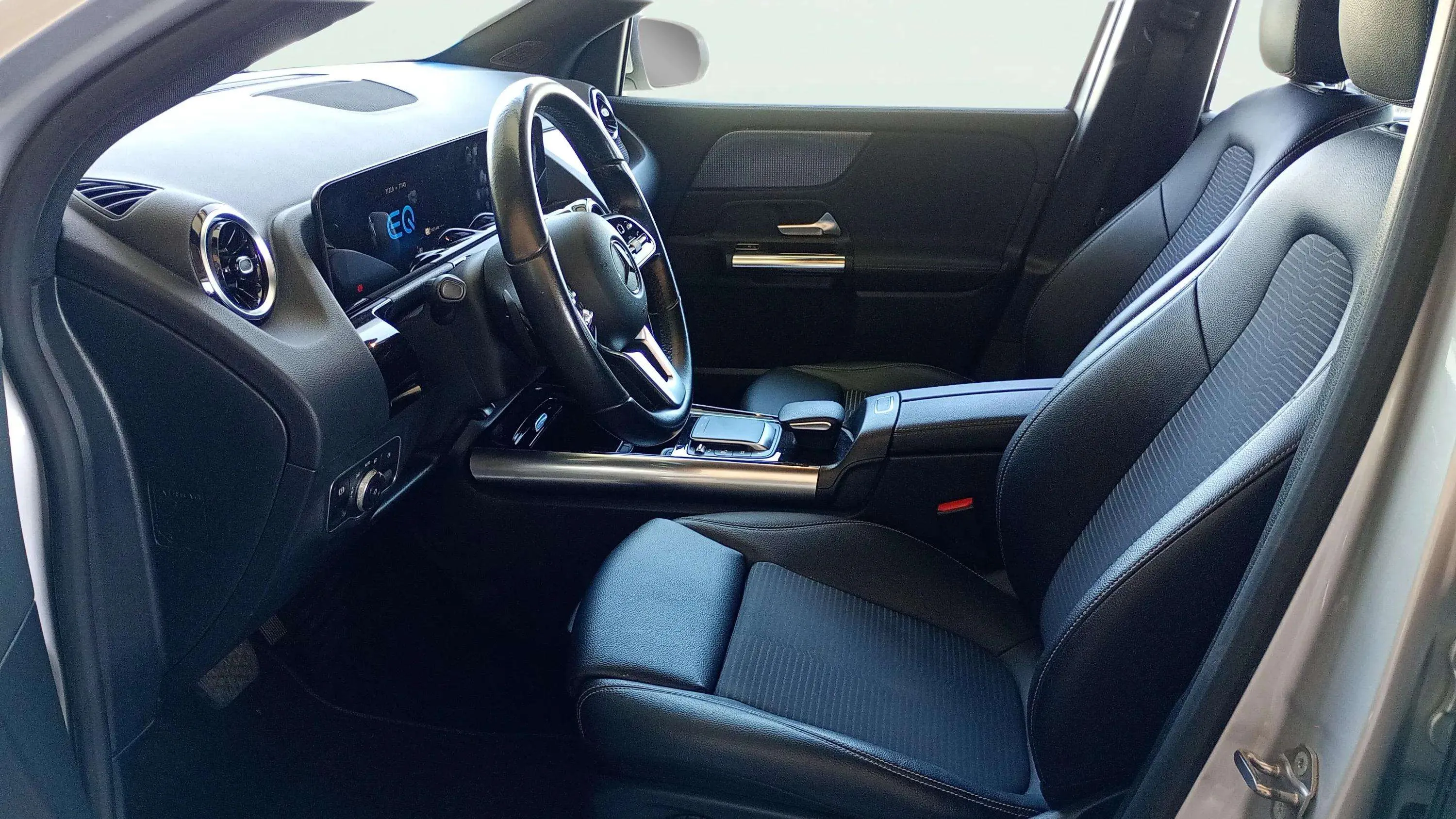 Mercedes-Benz GLA 250 e - foto 11
