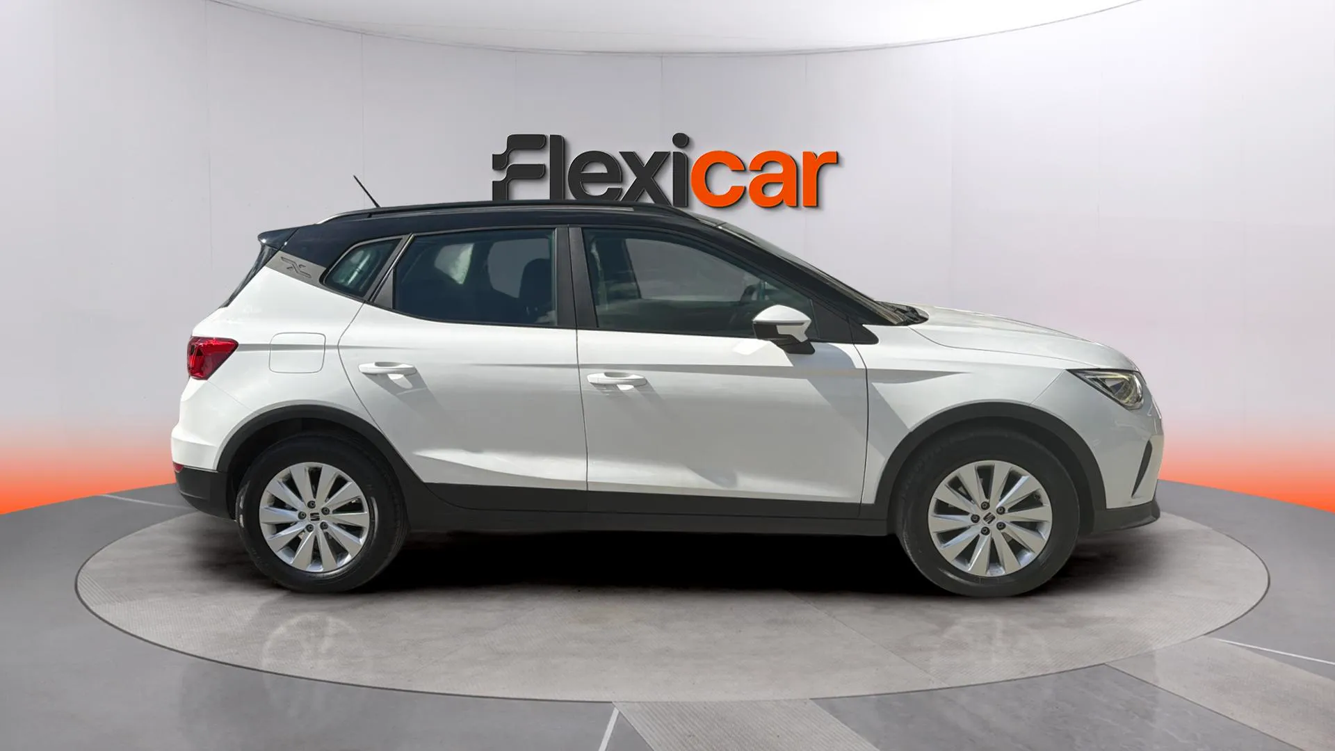 SEAT Arona 1.0 TSI Style Plus - foto 8