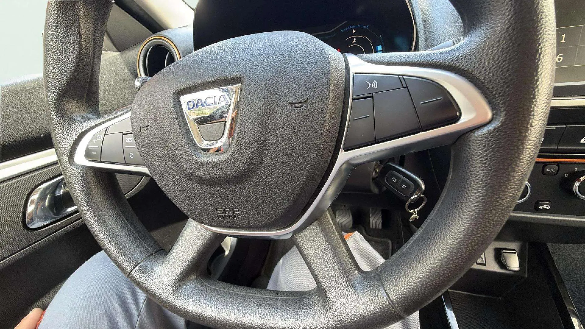 Dacia Spring Comfort Plus Electric - foto 11
