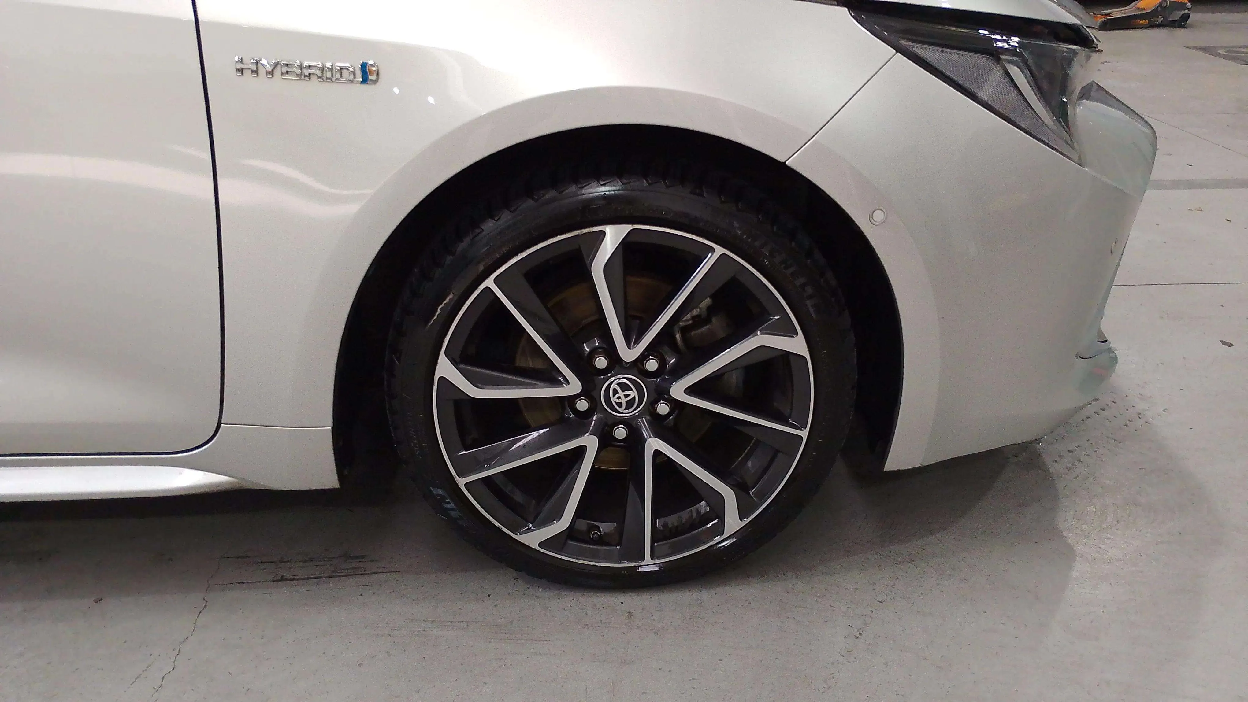 Toyota Corolla 2.0 180H Advance E-CVT Touring Sport - foto 16