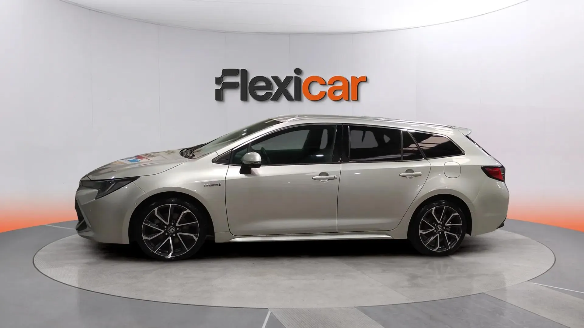 Toyota Corolla 2.0 180H Advance E-CVT Touring Sport - foto 9