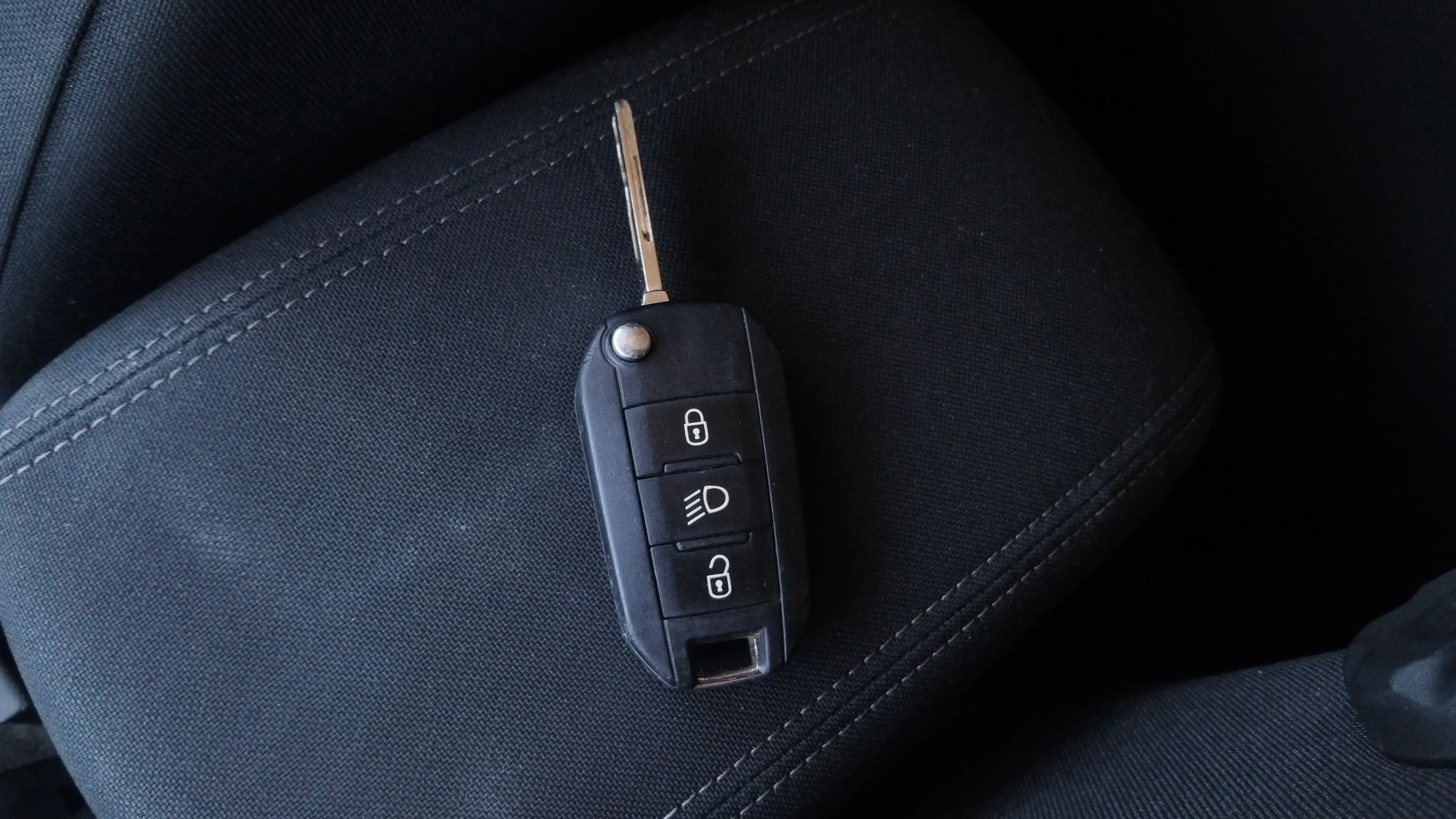 Peugeot 308 Access 1.6 BlueHDi - foto 25