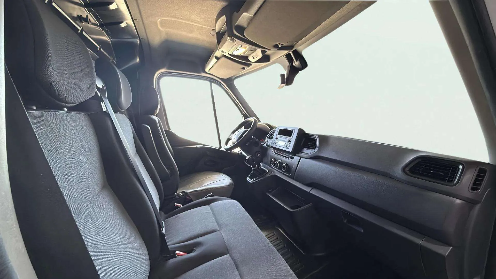 Renault Master 2.3 - foto 11