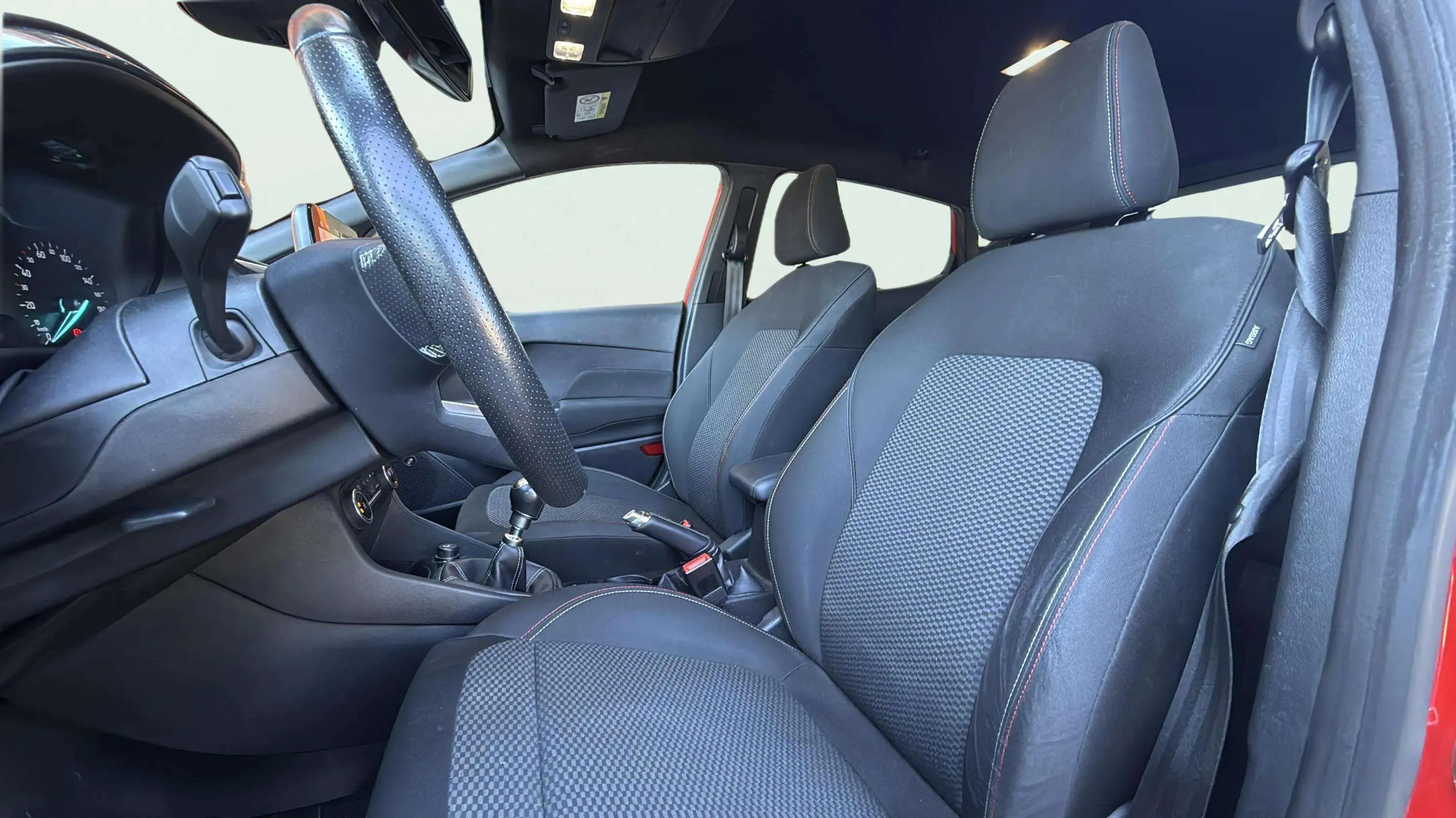 Ford Fiesta 1.0 EcoBoost ST-Line Red Ed - foto 21