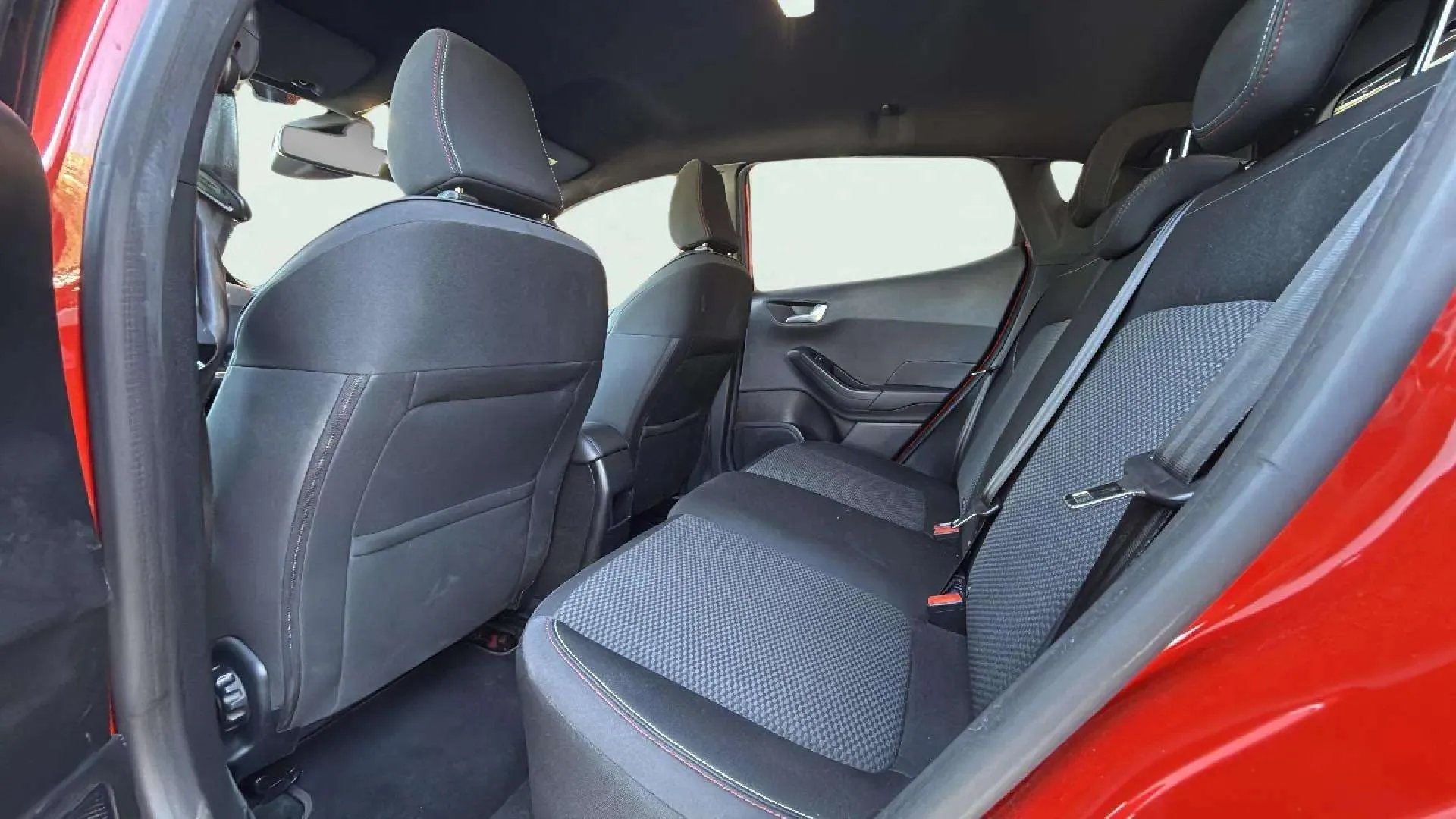 Ford Fiesta 1.0 EcoBoost ST-Line Red Ed - foto 22