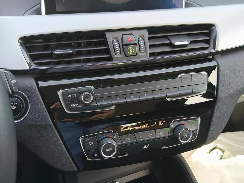 BMW X1 xDrive25e - foto 12
