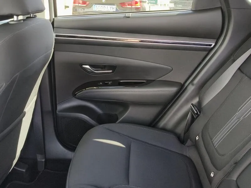 Hyundai Tucson 1.6 T-GDi 48V Tecno Sky - foto 33