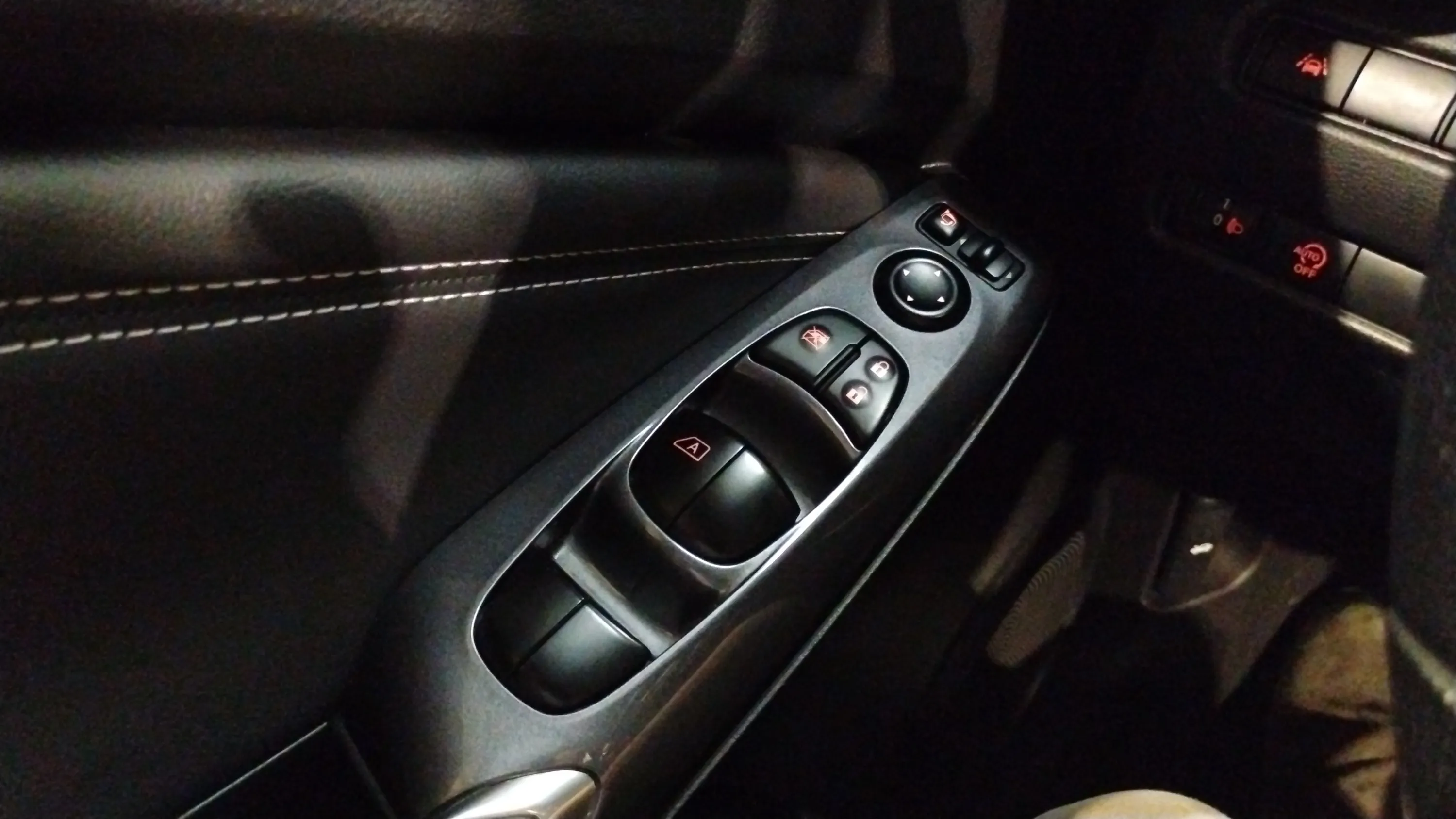 Nissan Juke DIG-T 6M/T N-Connecta - foto 9