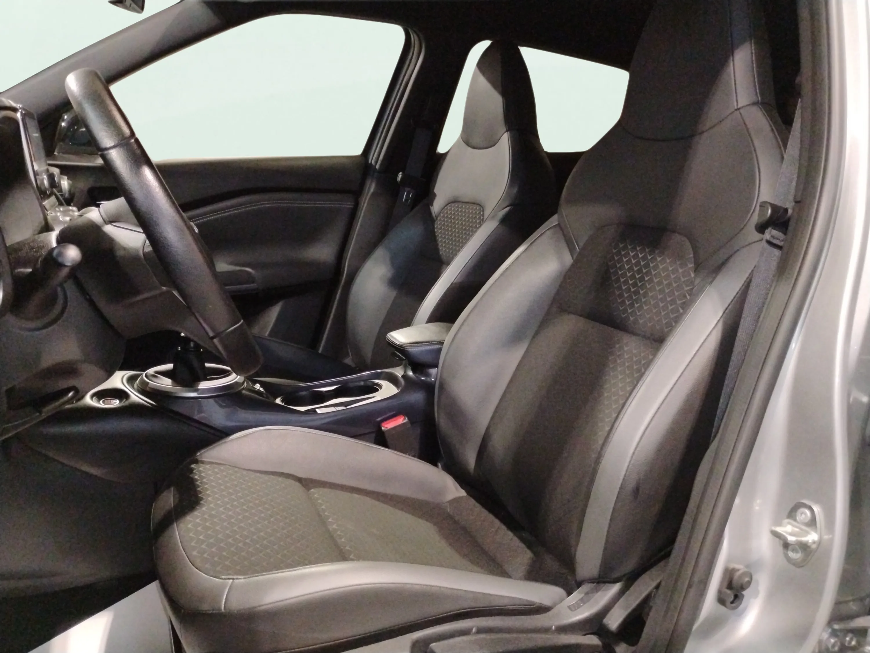 Nissan Juke DIG-T 6M/T N-Connecta - foto 12