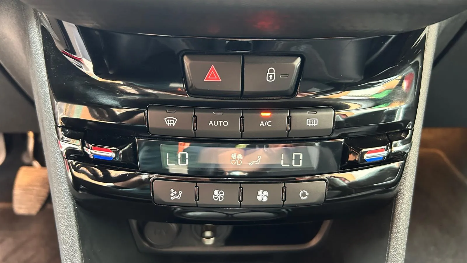 Peugeot 2008 Allure PureTech 110 - foto 12