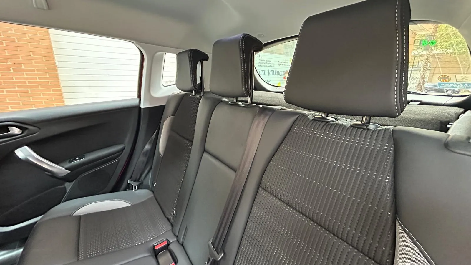 Peugeot 2008 Allure PureTech 110 - foto 6