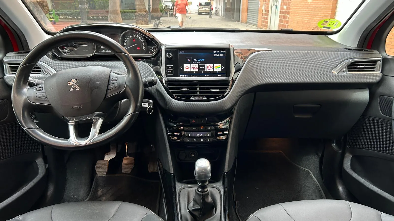 Peugeot 2008 Allure PureTech 110 - foto 7