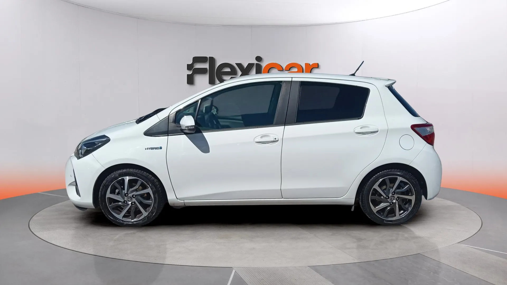 Toyota Yaris 1.5 100H Active - foto 7