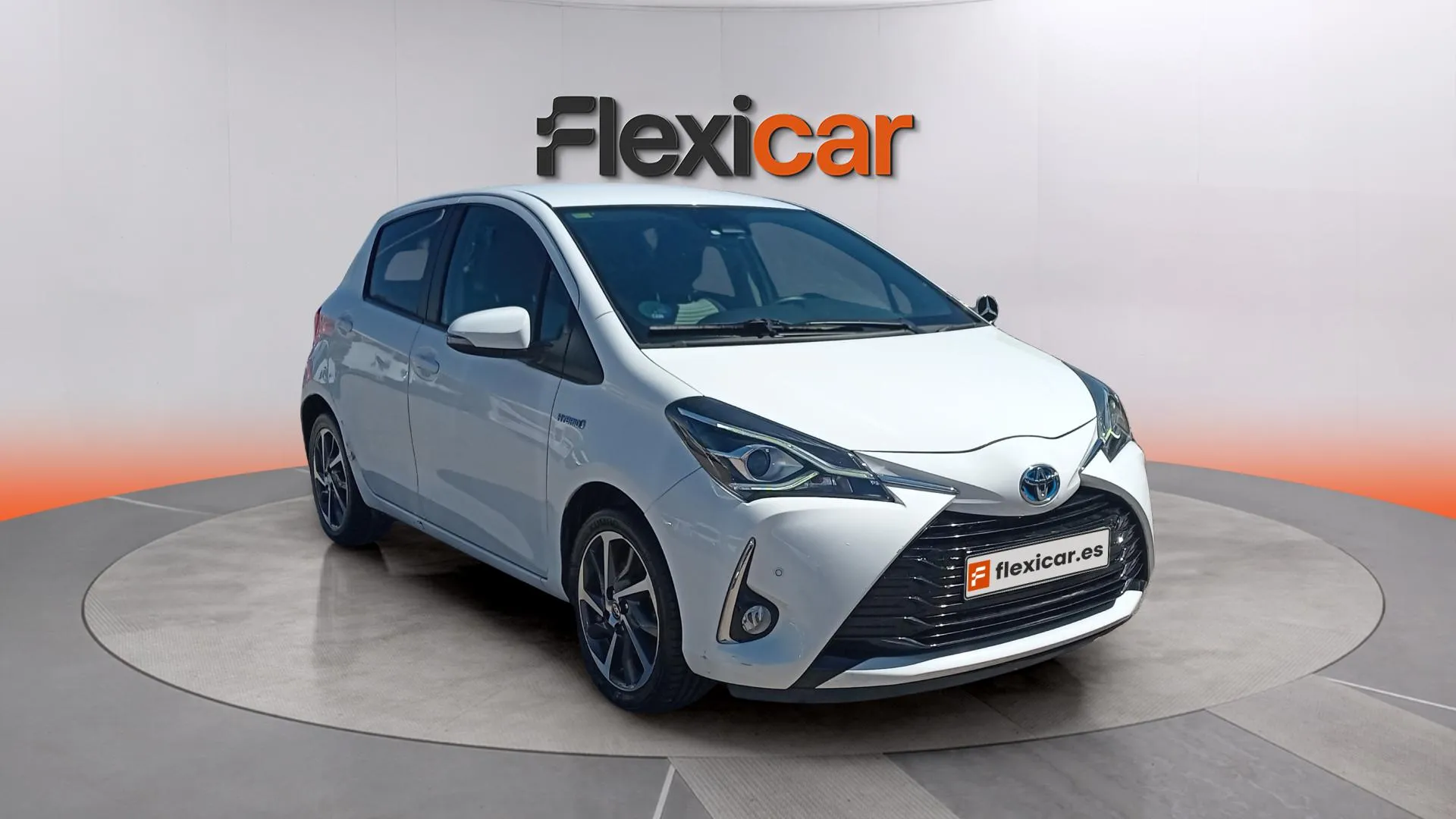 Toyota Yaris 1.5 100H Active - foto 2