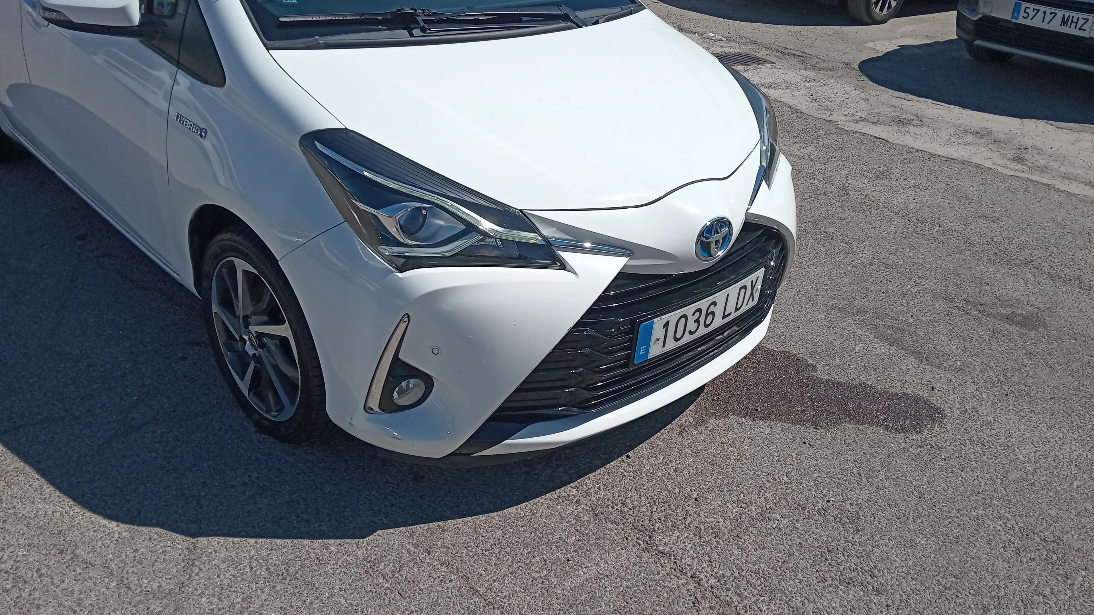 Toyota Yaris 1.5 100H Active - foto 14