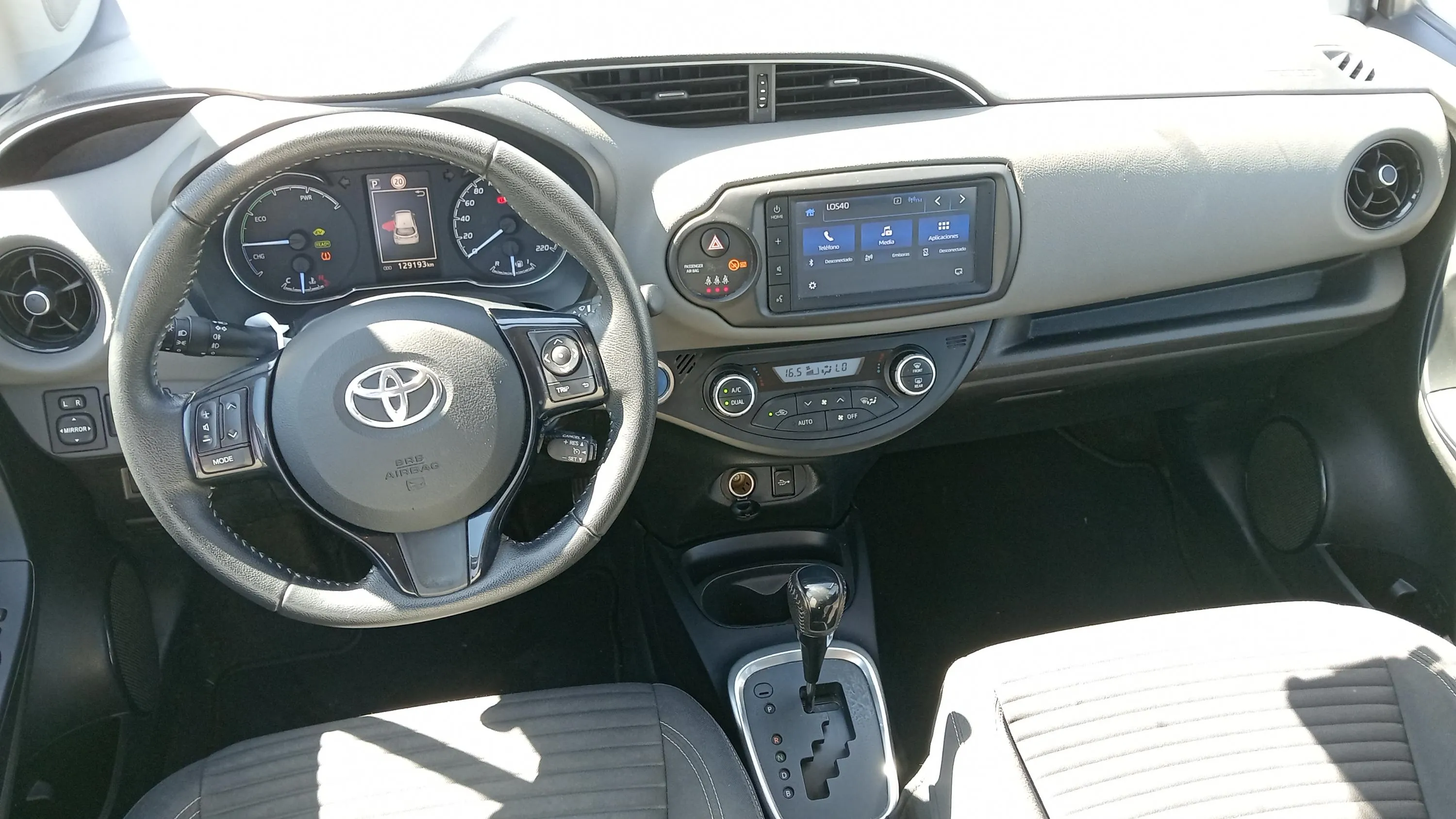 Toyota Yaris 1.5 100H Active - foto 15