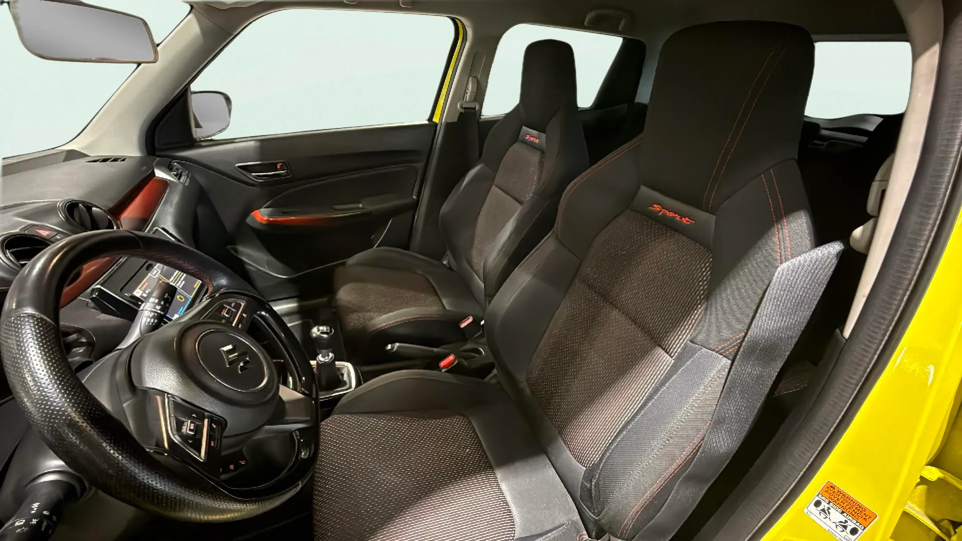 Suzuki Swift 1.4T Sport - foto 10