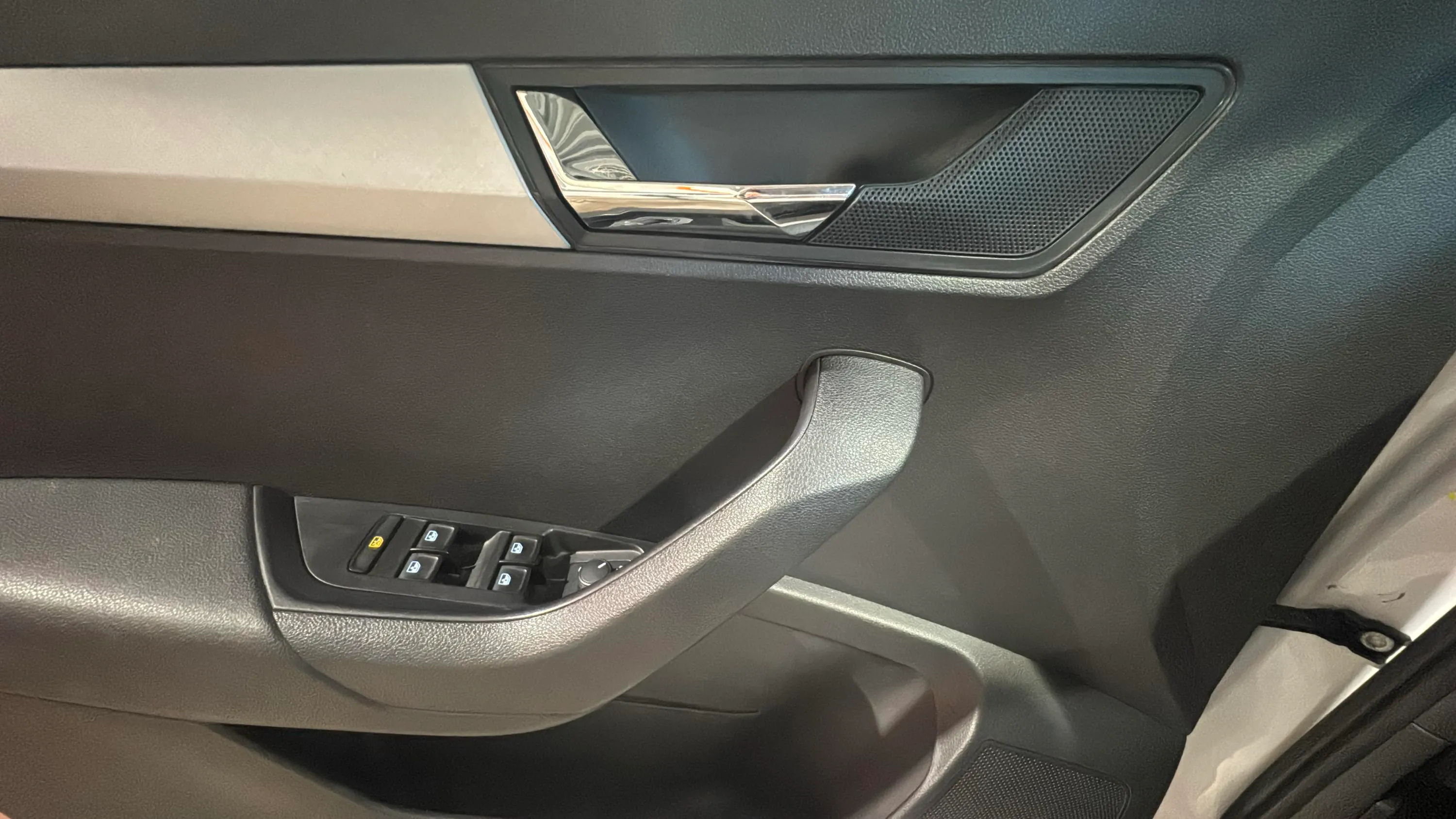 Škoda Karoq 1.5 TSI DSG ACT Selection - foto 27
