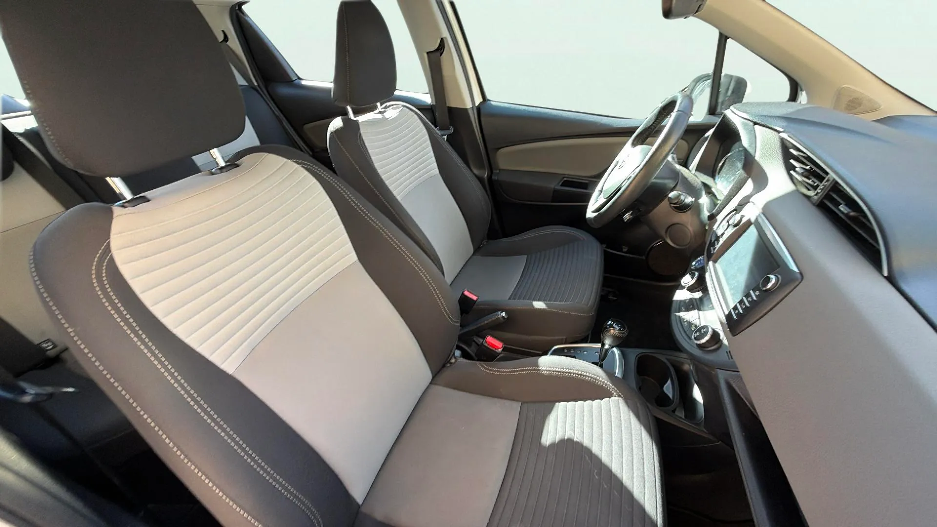 Toyota Yaris 1.5 Hybrid Active - foto 15