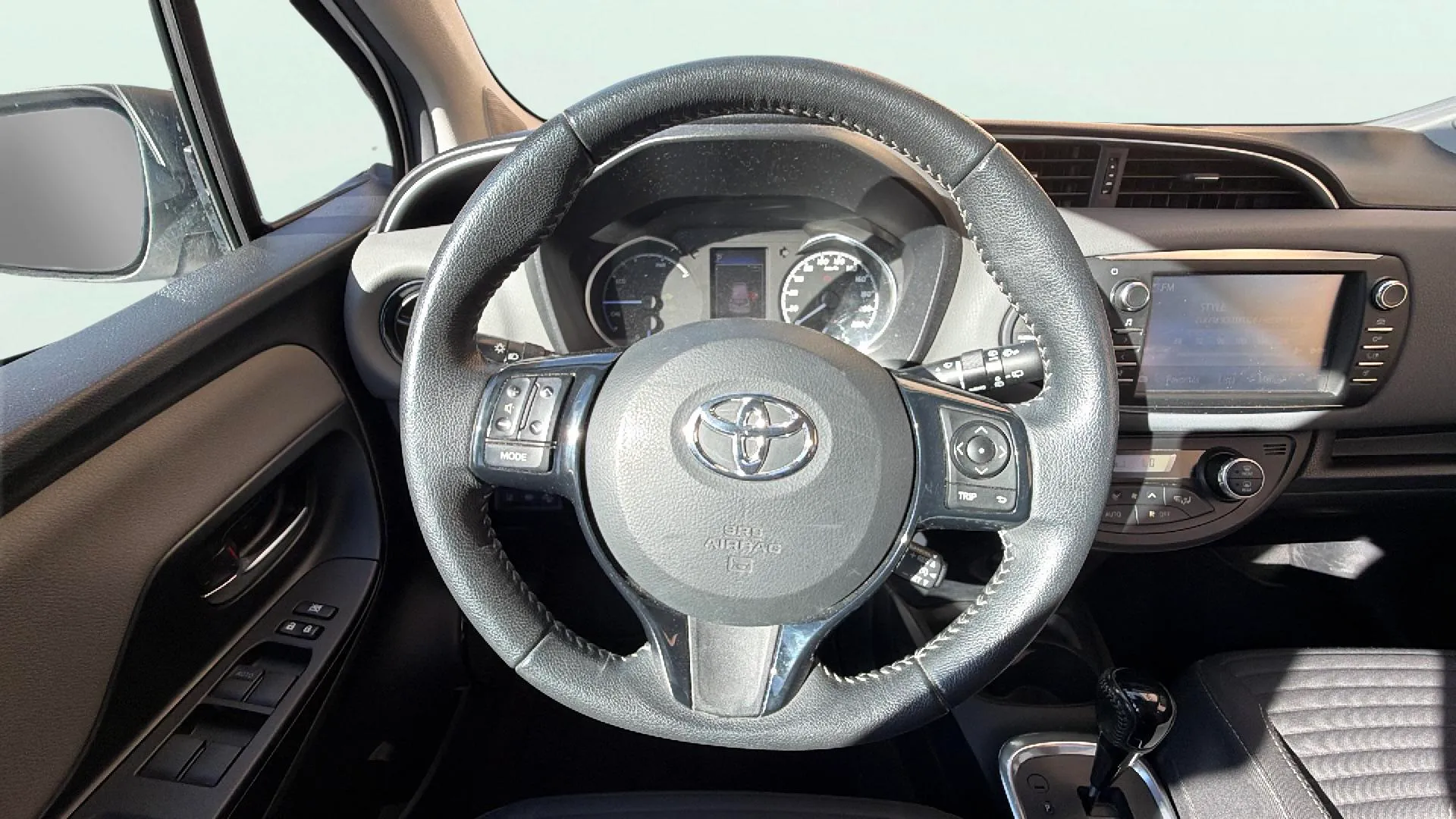 Toyota Yaris 1.5 Hybrid Active - foto 11