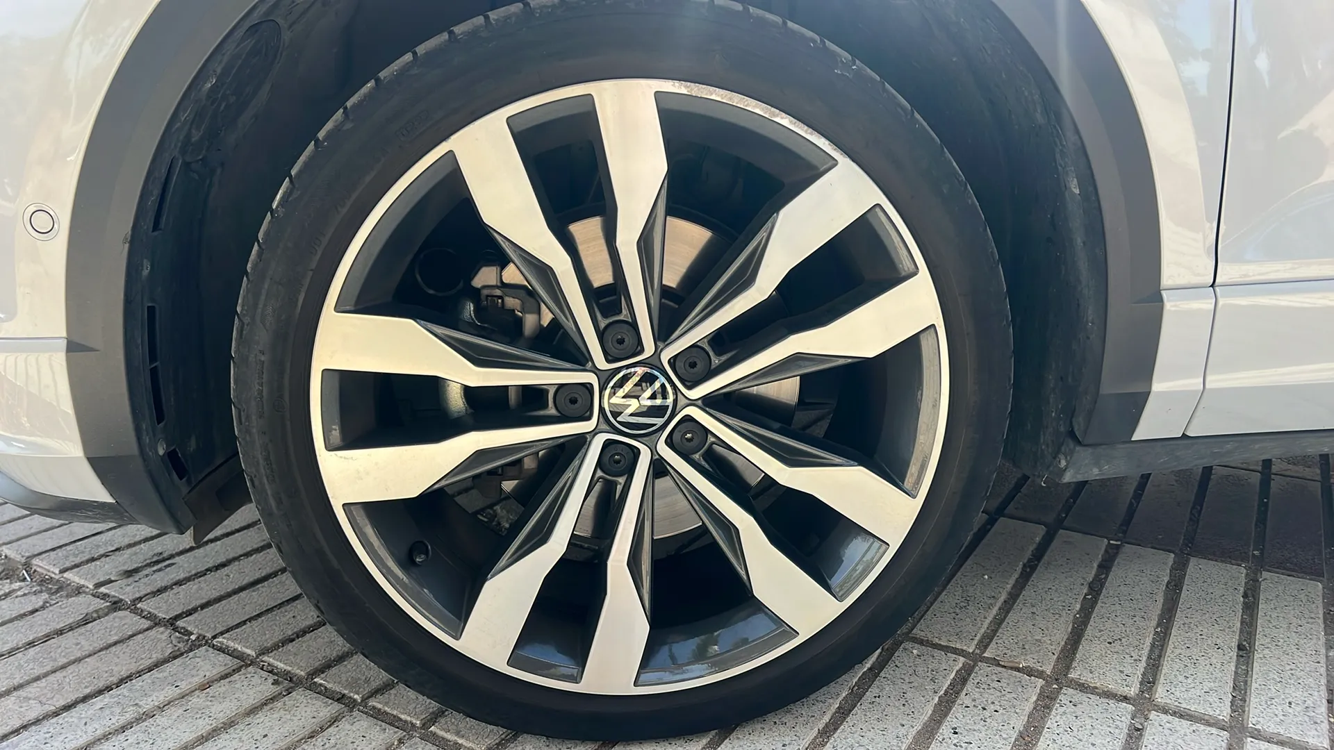 Volkswagen T-Roc R-Line 1.5 TSI DSG - foto 19