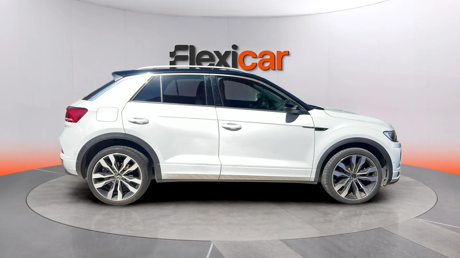 Volkswagen T-Roc R-Line 1.5 TSI DSG - foto 8