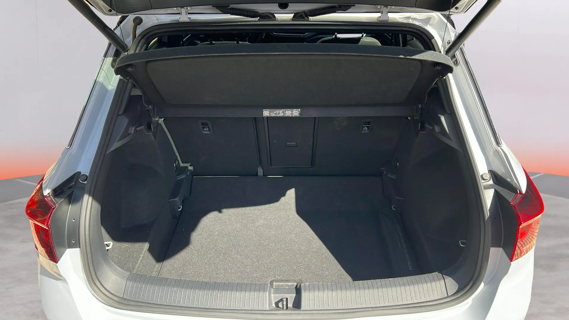 Volkswagen T-Roc R-Line 1.5 TSI DSG - foto 21