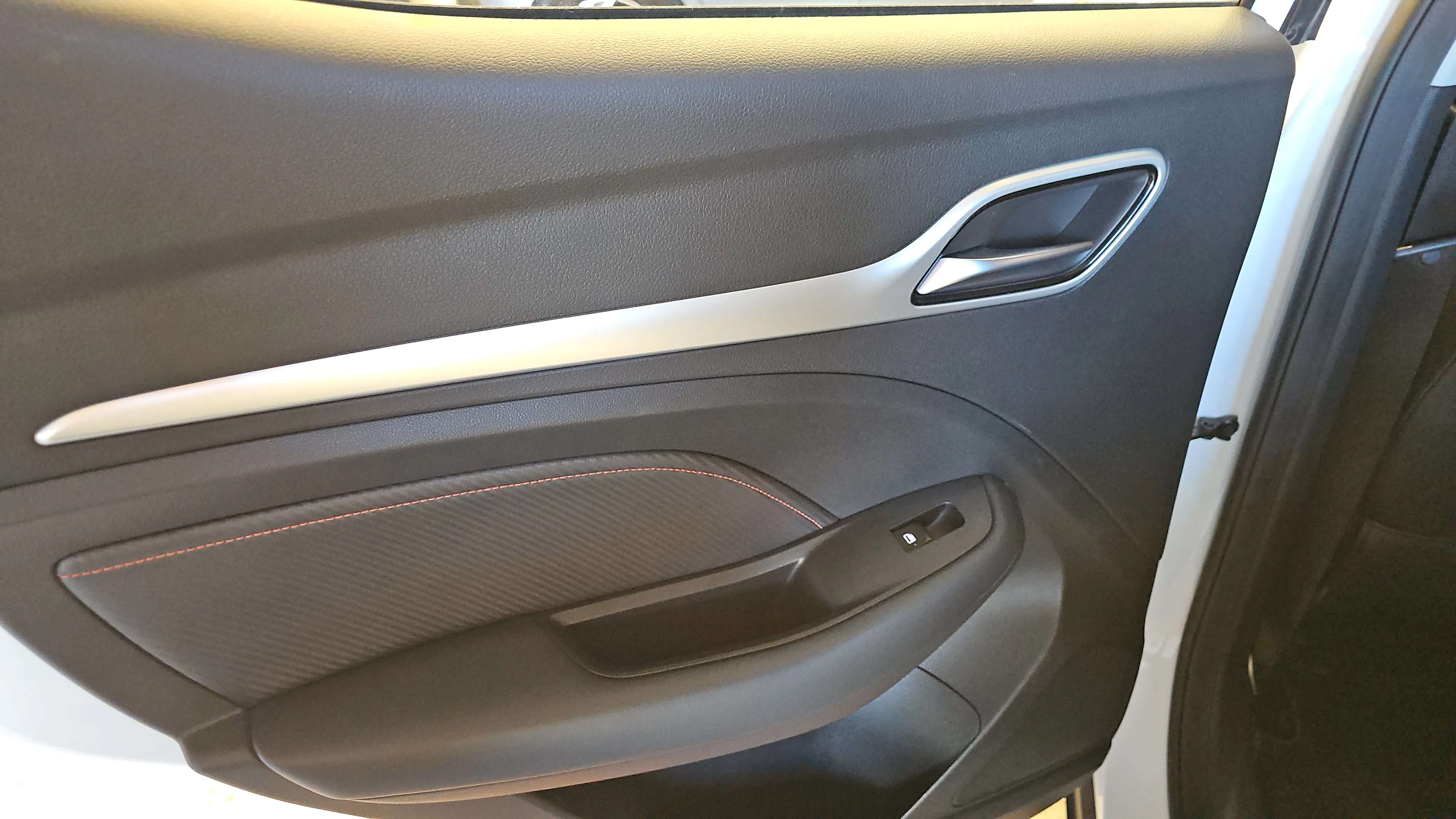 MG ZS 1.0T Luxury - foto 23
