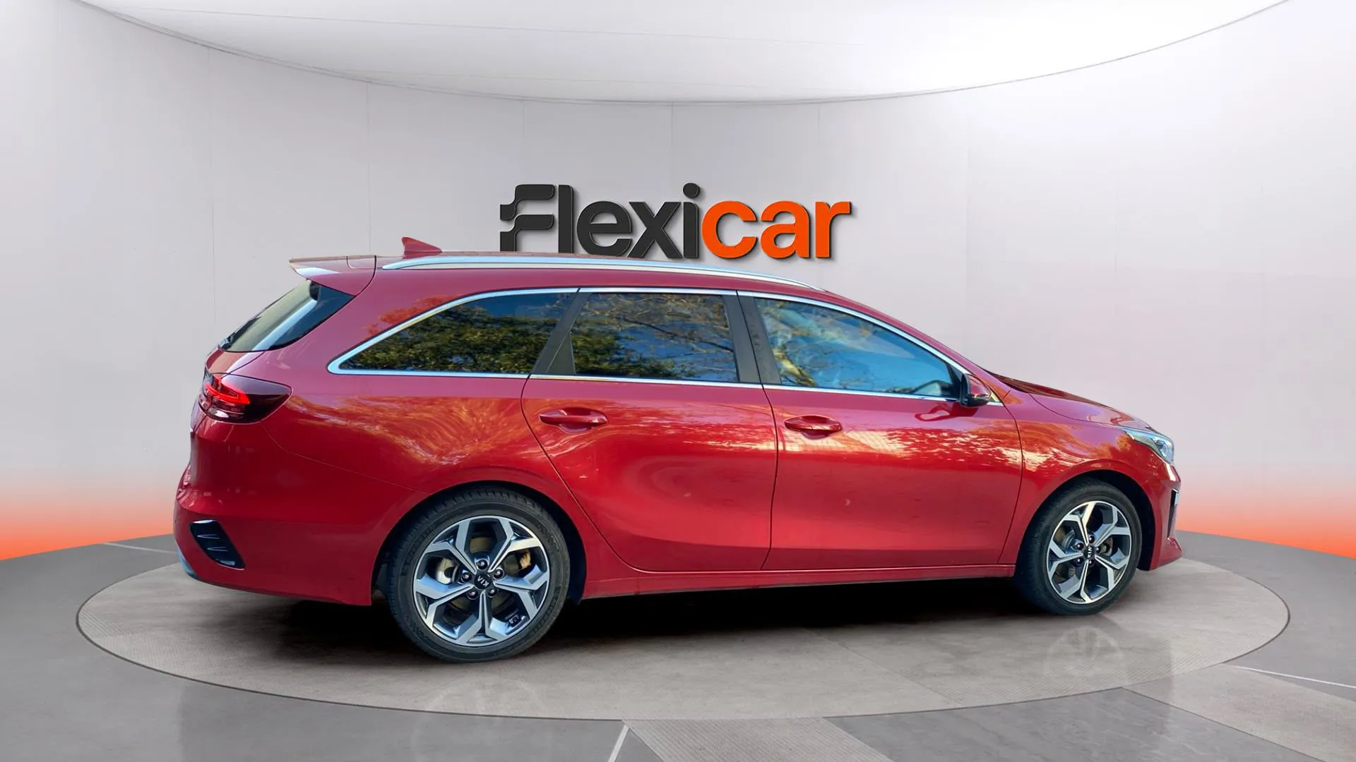 Kia Ceed Tourer 1.6 MHEV iMT Tech - foto 4