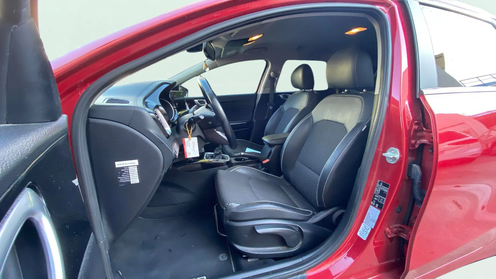 Kia Ceed Tourer 1.6 MHEV iMT Tech - foto 17