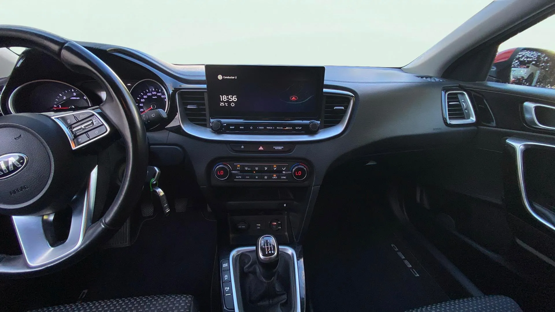Kia Ceed Tourer 1.6 MHEV iMT Tech - foto 11