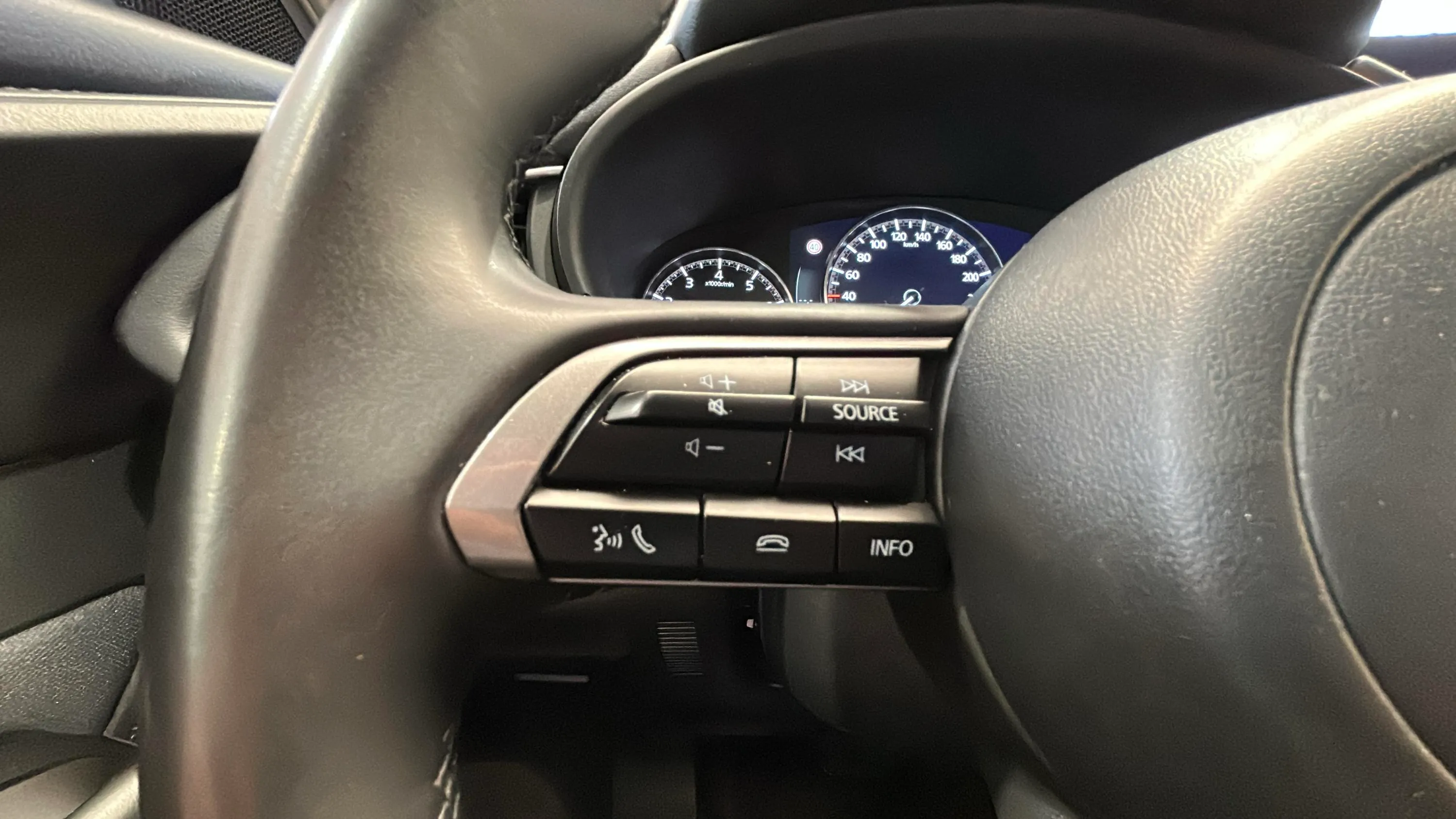 Mazda CX-30 2.5L e-SKYACT G MHEV Centr-Line - foto 19