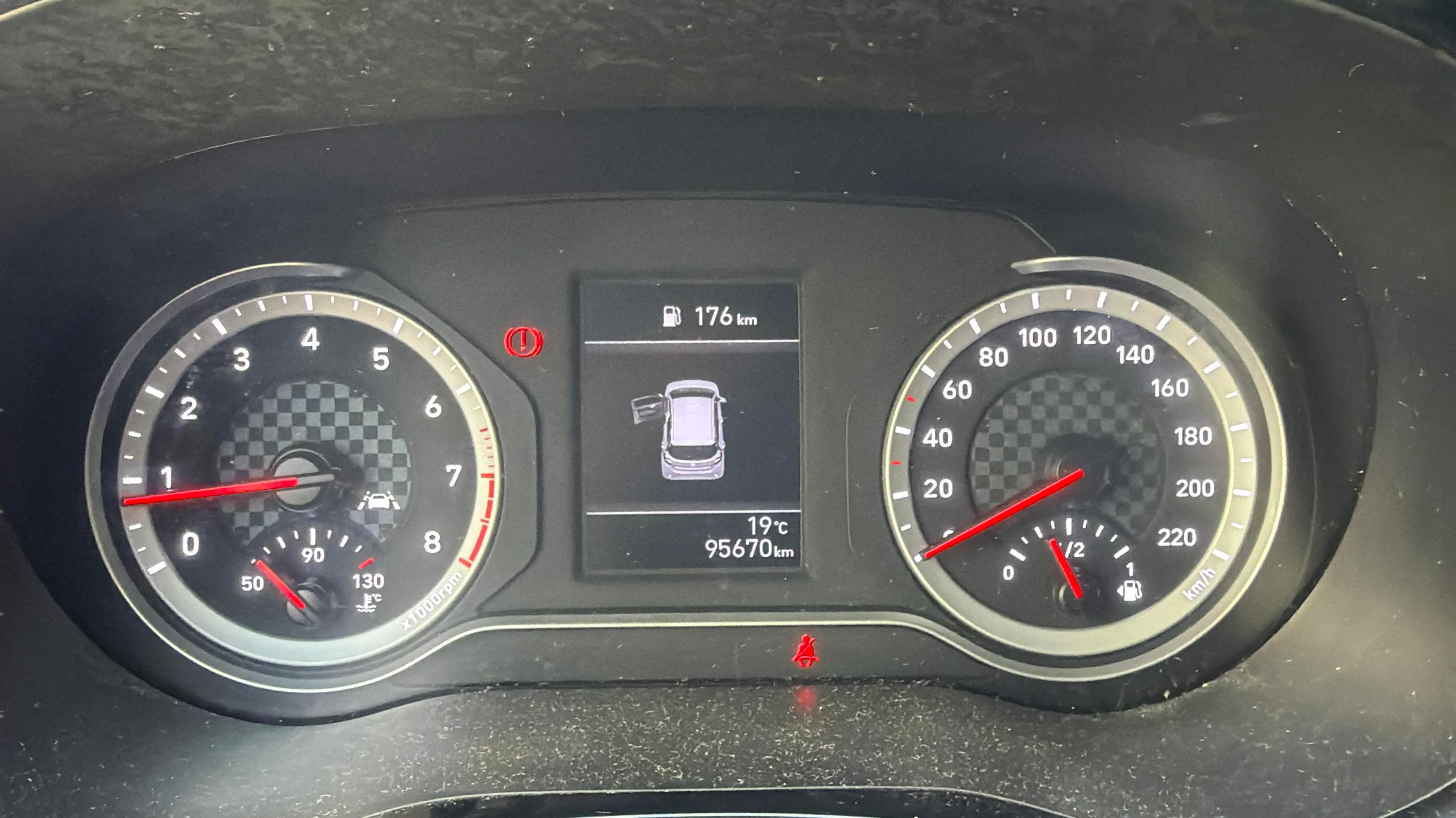 Hyundai i10 1.0 Essence - foto 12