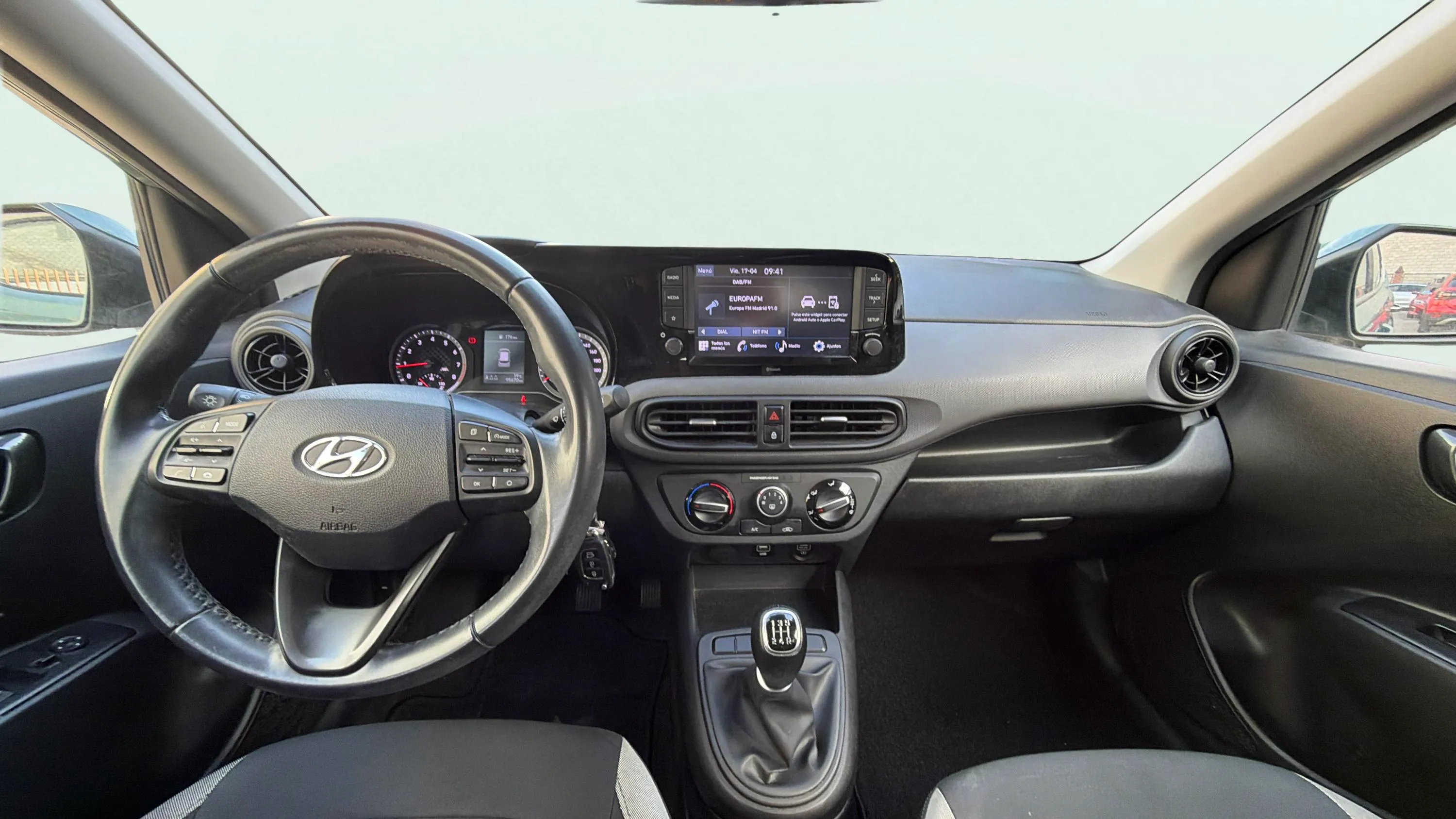 Hyundai i10 1.0 Essence - foto 9