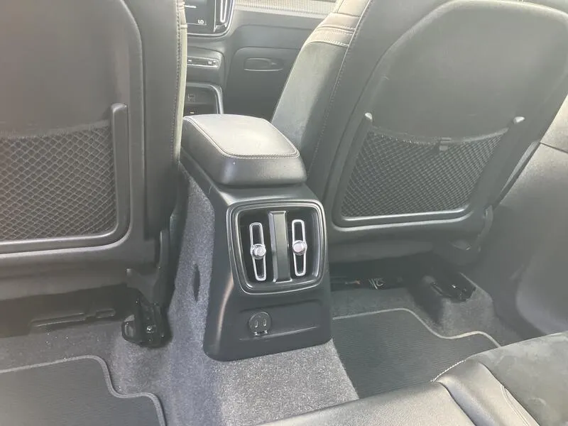 Volvo XC40 1.5 T4 Twin Recharge R-Design - foto 23