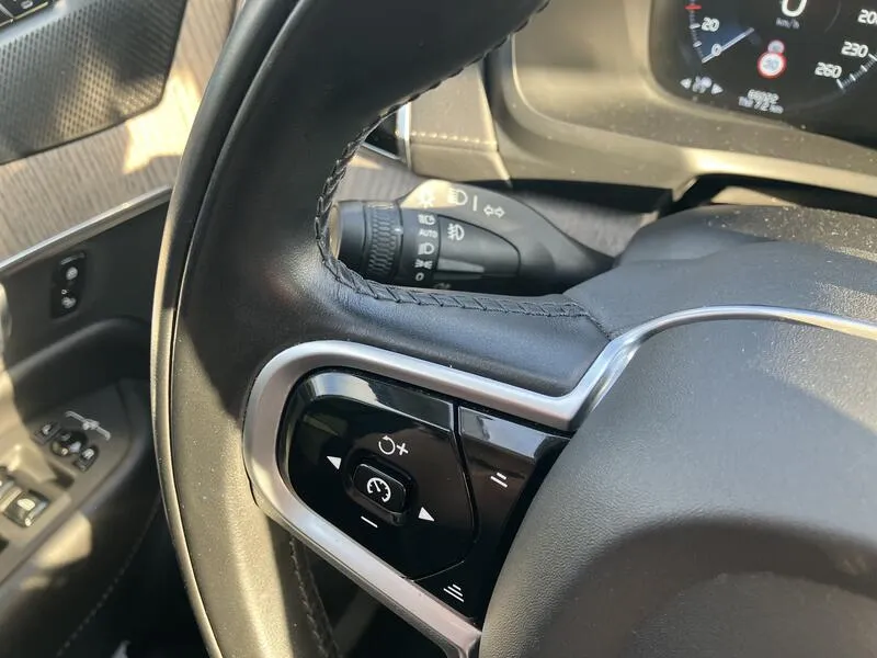 Volvo XC90 2.0 B5 D AWD - foto 19