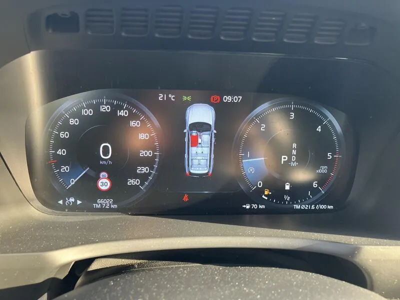 Volvo XC90 2.0 B5 D AWD - foto 16