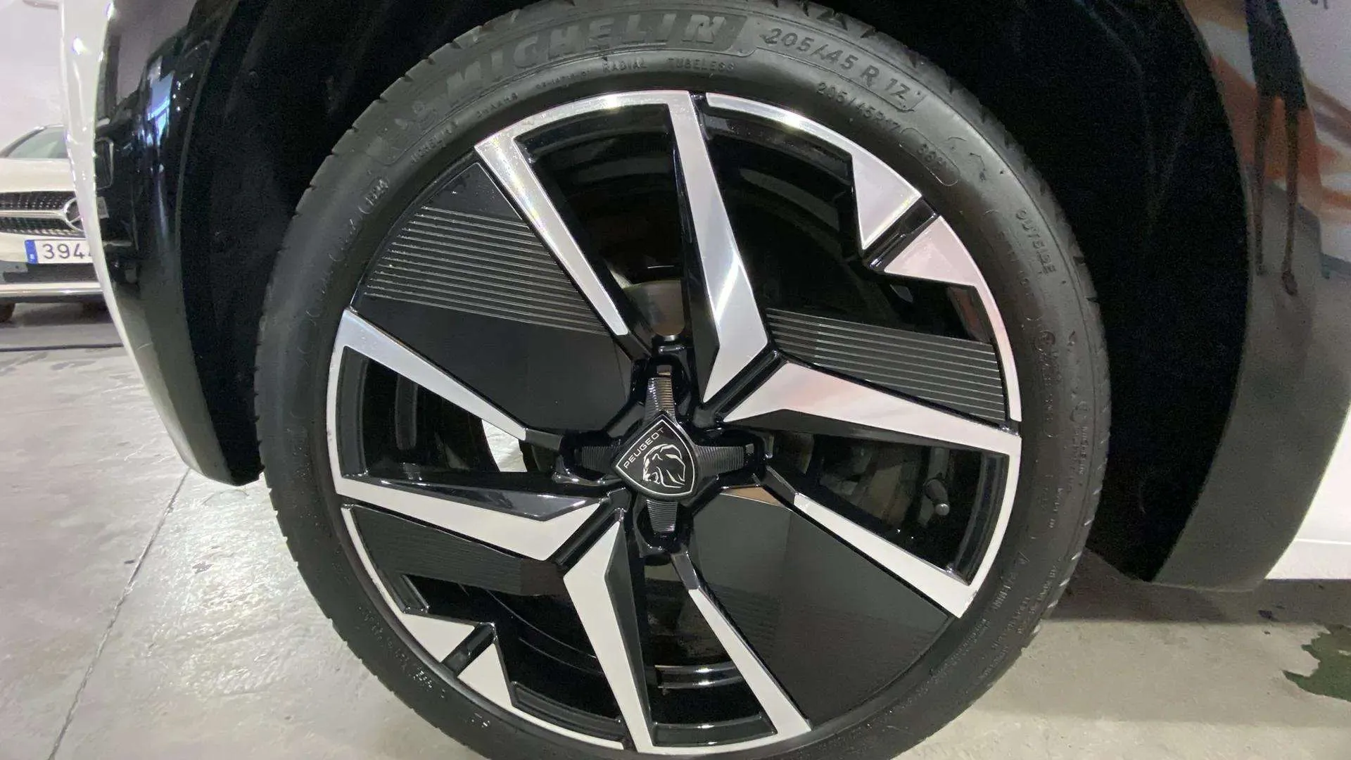 Peugeot 208 GT PureTech 100 - foto 20