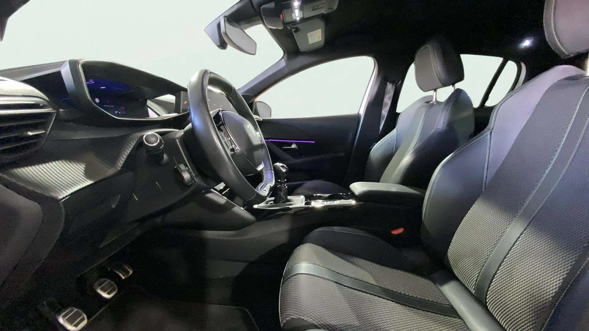 Peugeot 208 GT PureTech 100 - foto 11