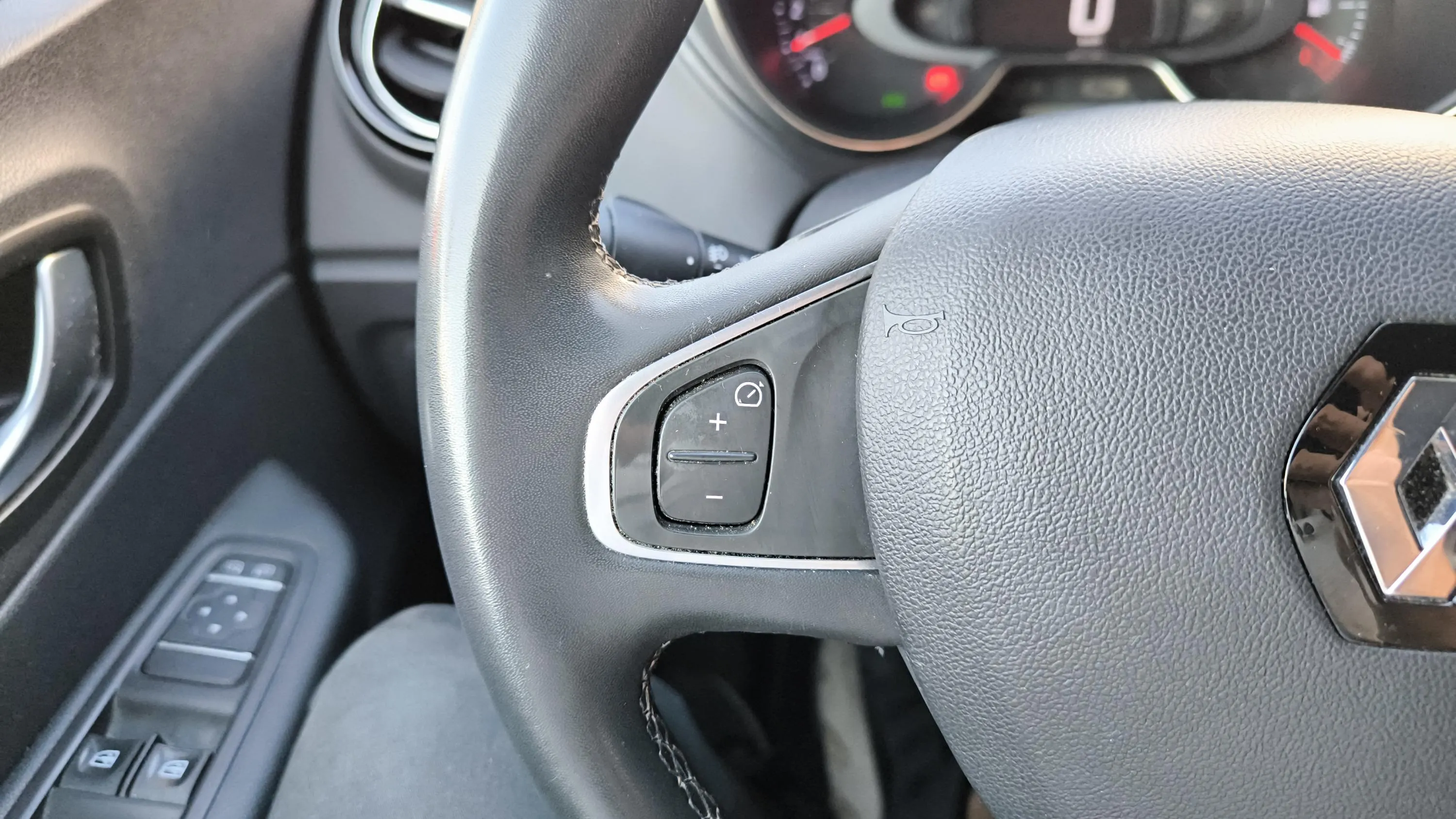 Renault Captur Intens TCe - foto 32