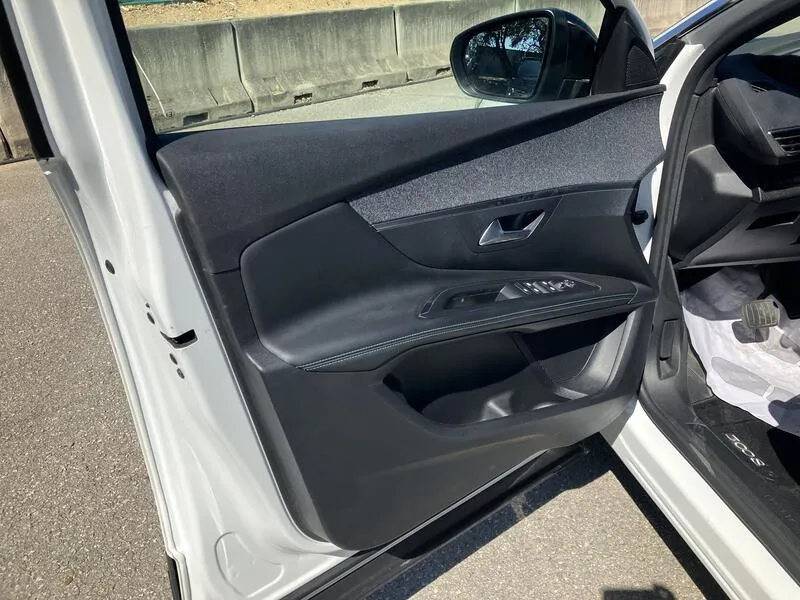 Peugeot 3008 Hybrid 225 Allure - foto 11