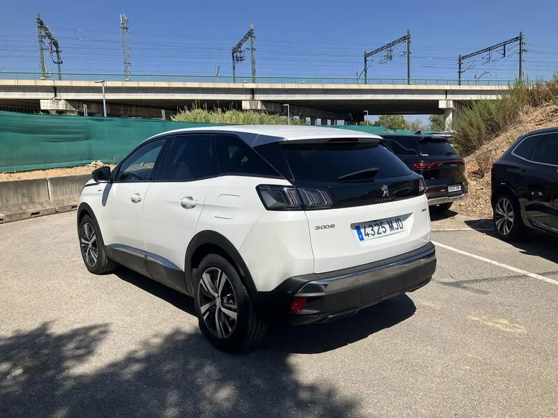 Peugeot 3008 Hybrid 225 Allure - foto 4