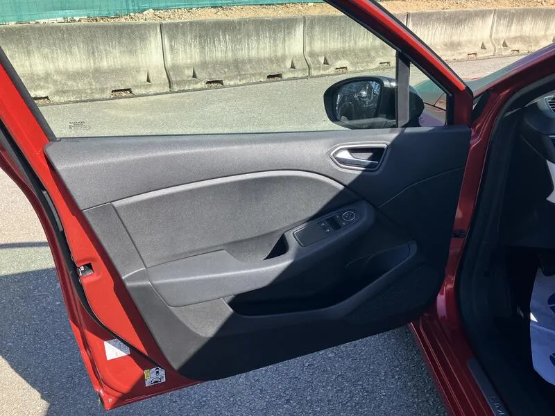 Renault Clio Limited TCe - foto 11