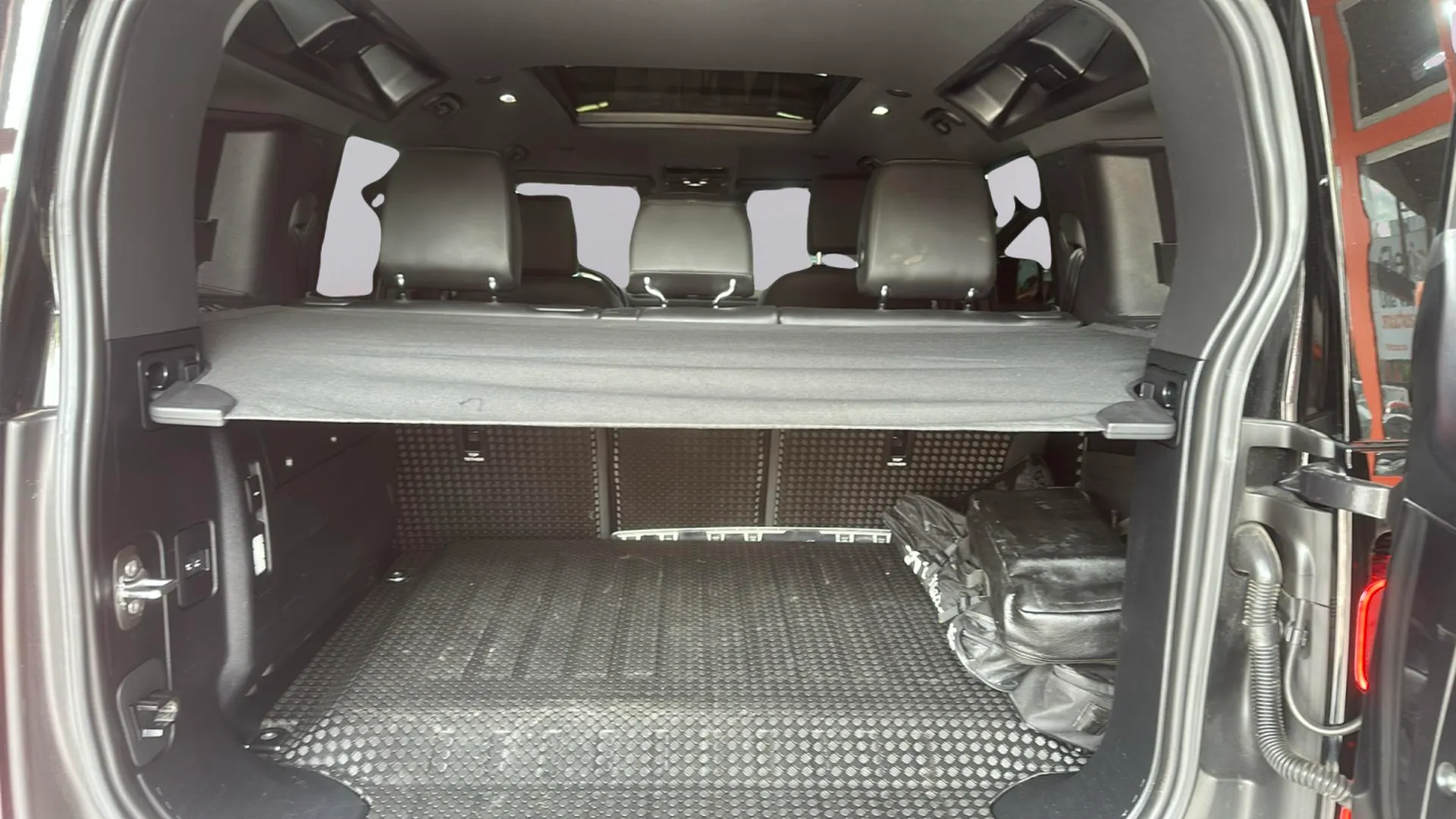 Land Rover Defender 2.0 Si4 404 S 110 4WD PHEV - foto 12