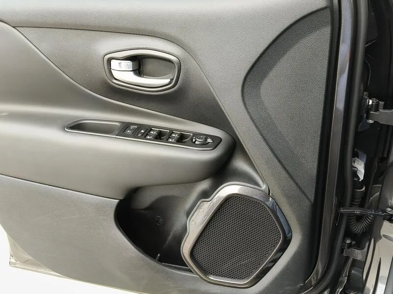 Jeep Renegade 1.3 PHEV AWD - foto 28