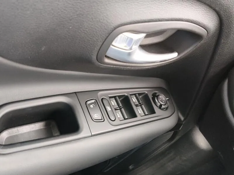 Jeep Renegade 1.3 PHEV AWD - foto 27