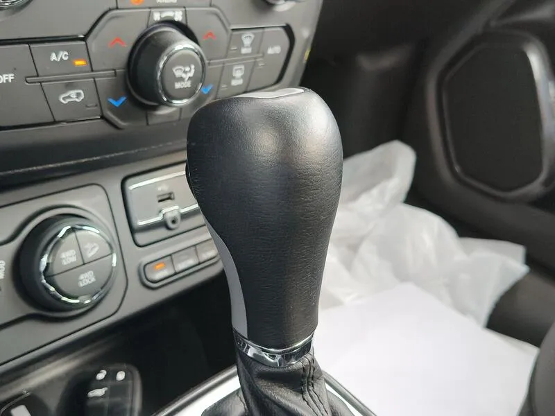 Jeep Renegade 1.3 PHEV AWD - foto 14