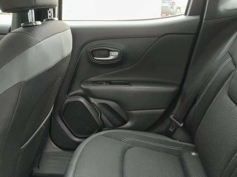 Jeep Renegade 1.3 PHEV AWD - foto 30
